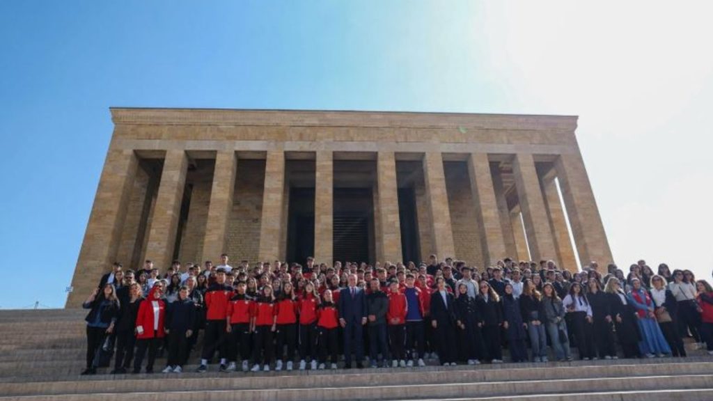 Türkiye’de 19 Mayıs Atatürk’ü Anma, Gençlik ve Spor Bayramı ve Gençlik Haftası Coşkuyla Kutlanacak