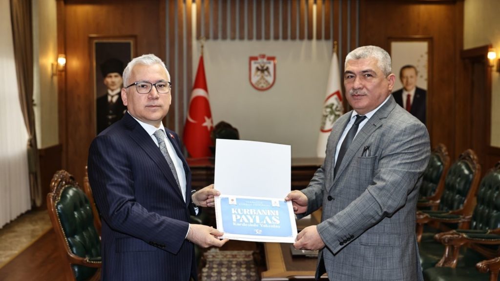 Vali Yılmaz Şimşek, İl Müftüsü Altunkaya ile Kurban Vekaletini Görüştü