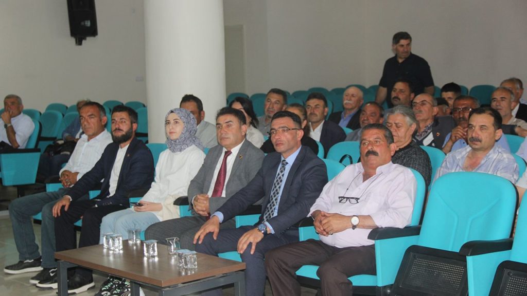 Zara Belediyesi Düğün Salonu’nda Muhtarlar ve Toplum Sağlığı Temsilcileri Toplantısı Yapıldı