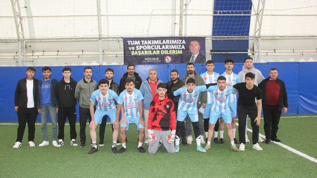 Zara Birinci Büyük Halı Saha Futbol Turnuvası Başladı