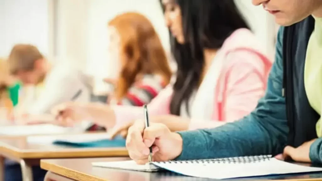 2025 YKS Temel Yeterlilik Testi (TYT) Başladı: Türkiye Genelinde 2,5 Milyon Aday Sınavda