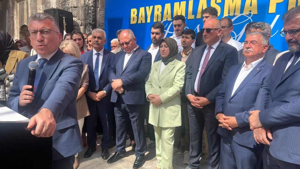 AK Parti Sivas Teşkilatı Geleneksel Bayramlaşma Programını Gerçekleştirdi