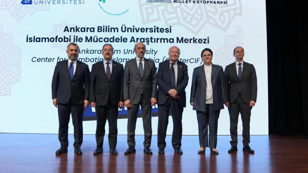 Ankara Bilim Üniversitesi’nde İslamofobiyle Mücadele Konferansı Düzenlendi