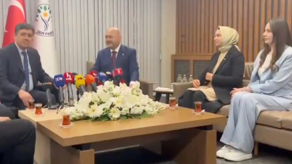 Bayramlaşma Ziyaretleri Sürüyor: Terörsüz Türkiye Vurgusu Öne Çıkıyor