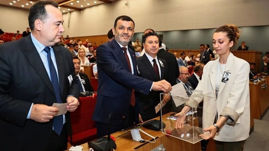 Ege Belediyeler Birliği Başkanlığı Seçimi Ferdi Zeyrek Anısına Yapıldı