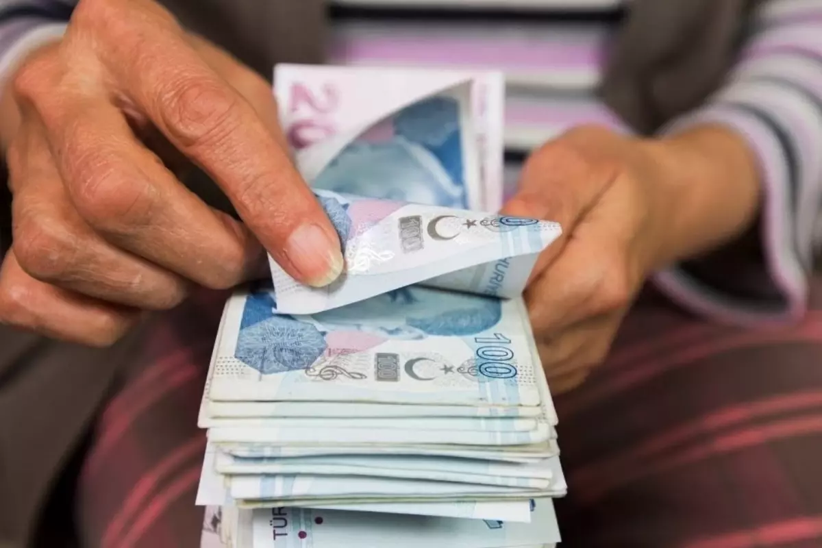 Emekli Maaşlarında Yeni Düzenleme Çalışmaları Başladı