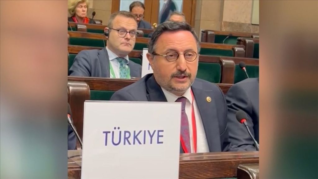 Gazze’de yaşananlara tepki gösterdiği için mikrofonu kapatıldı!