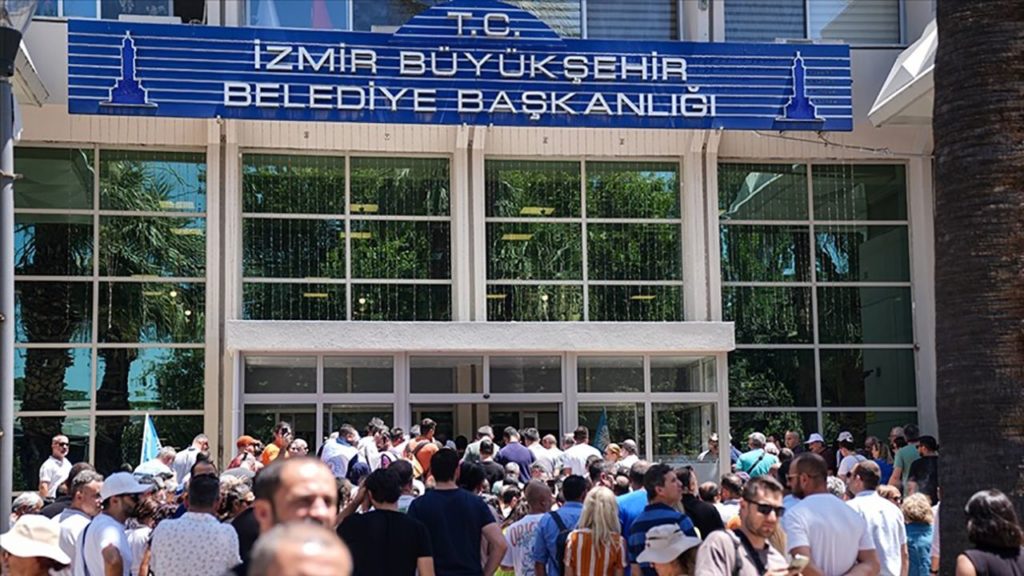 İzmir Belediyesi’nde Sendika Krizi ve İşten Çıkarmalar