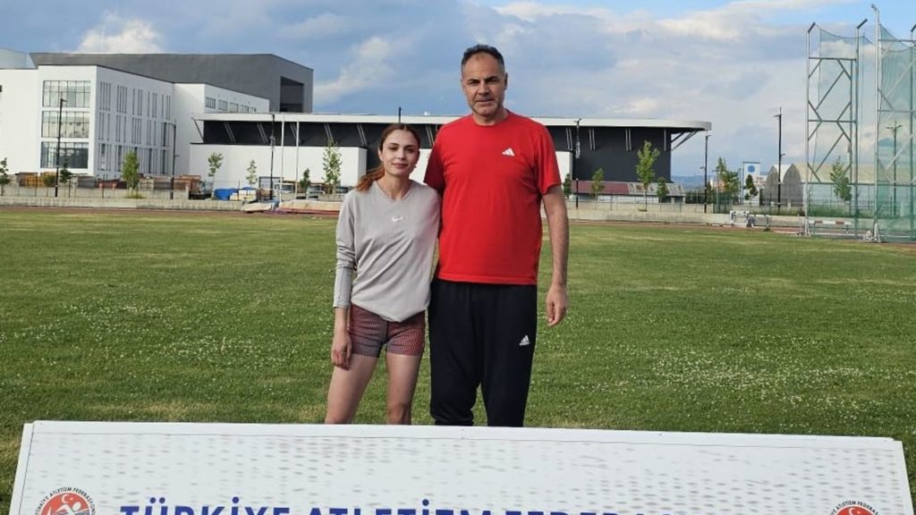 İzmir’de Atletizm Seçmelerinde Sivaslı Sporcudan Büyük Başarı