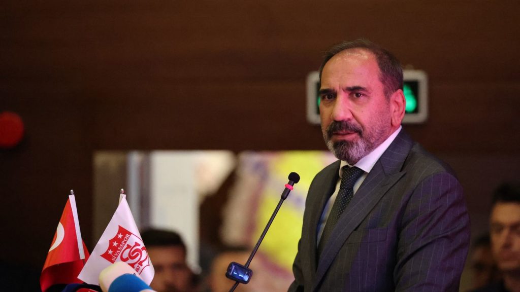 Mecnun Otyakmaz: Sivasspor ve Futbol Serüveni Üzerine Değerlendirmeler