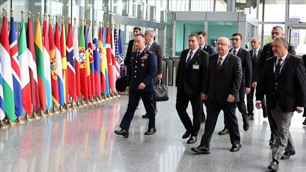 Milli Savunma Bakanı Yaşar Güler, NATO Karargahı’nda Temaslarda Bulundu