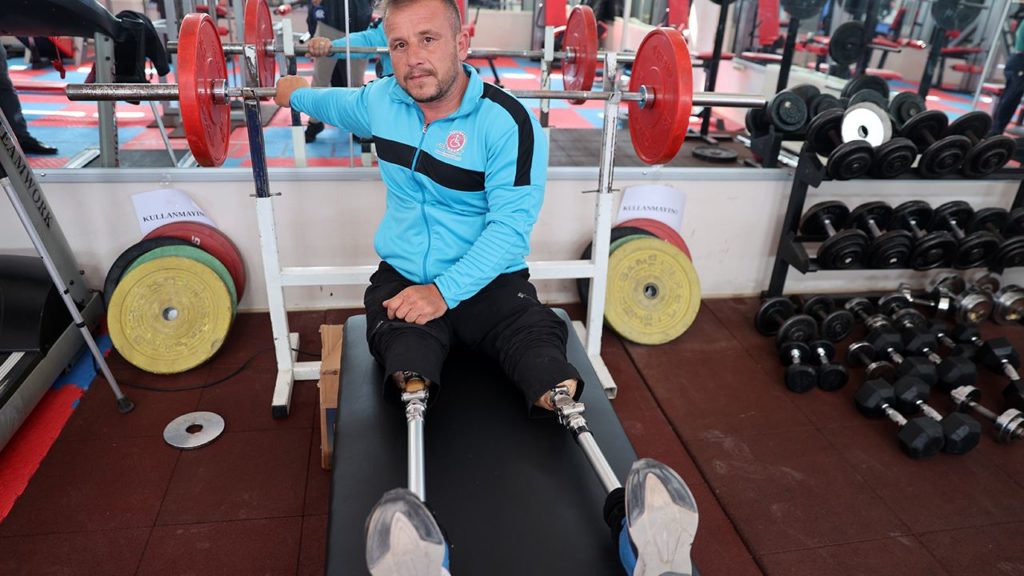 Mustafa Gül, Haltere Damgasını Vuruyor: Türkiye ve Avrupa Şampiyonluğu Yolunda