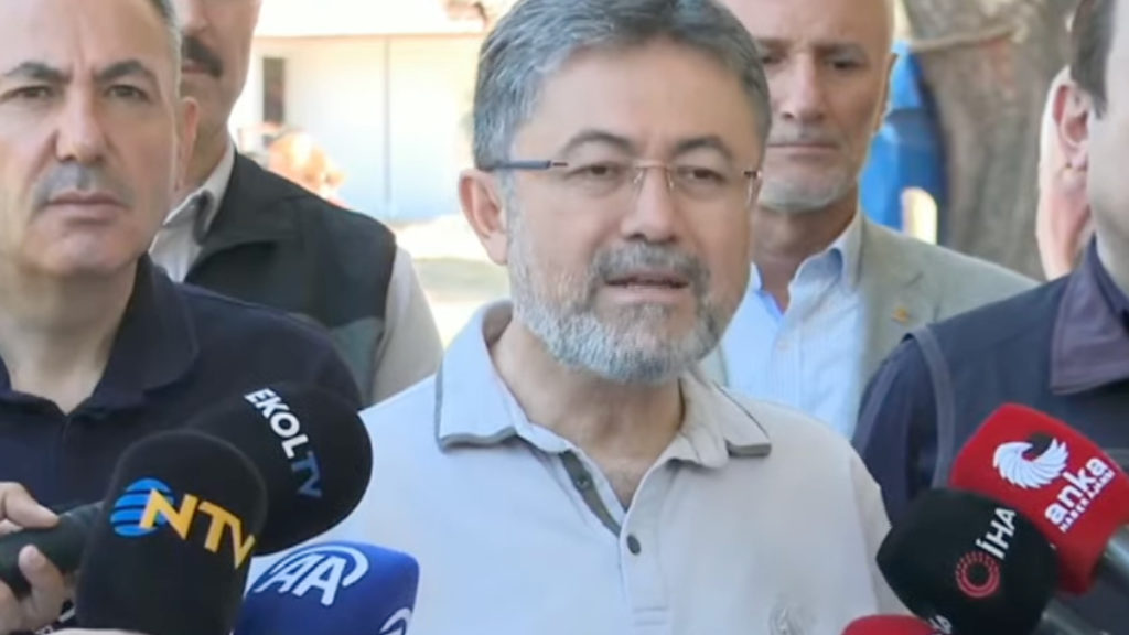 Seferihisar’da Yangınlarla Mücadele Sürüyor