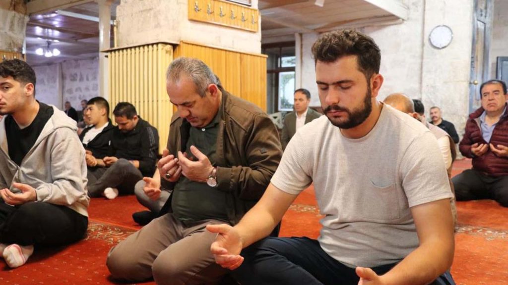 Sivas Ulu Cami’de Kurban Bayramı Namazı Coşkusu