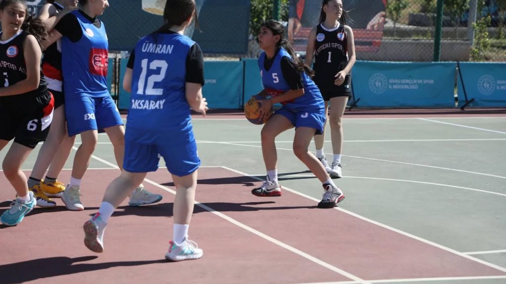 Sivas’ta 3×3 Basketbol Gençlik Kupası İç Anadolu Bölge Müsabakaları Başladı