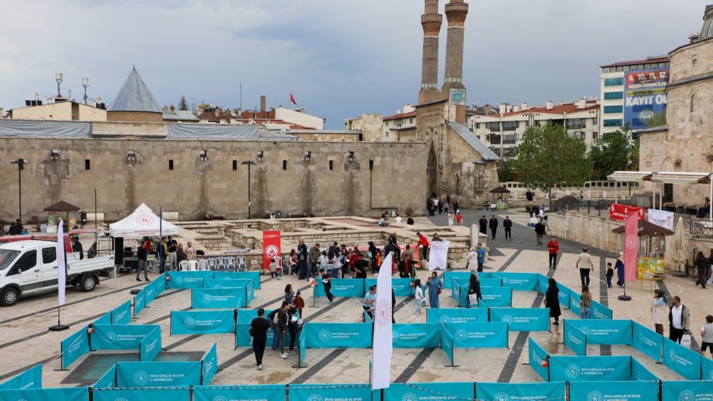 Sivas’ta Aileler Oryantiring Etkinliğiyle Buluştu