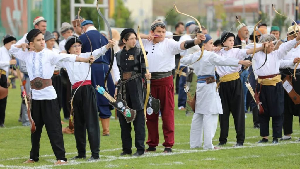 Sivas’ta Geleneksel Türk Okçuluğu Şampiyonası Başladı