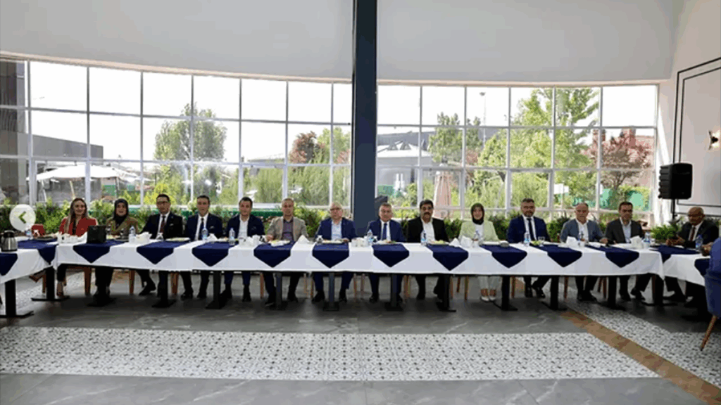 Sivas’ta İş İnsanları ve Sanayiciler Bayramlaşma Programında Buluştu