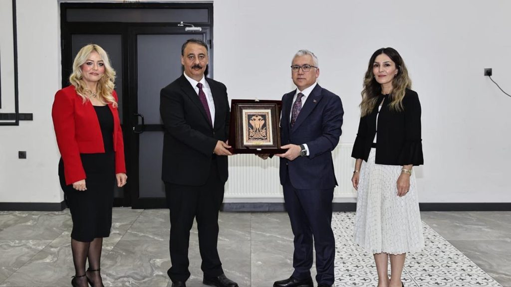 Sivas’tan Ayrılacak Mülki İdari Amirleri İçin Veda Yemeği Düzenlendi