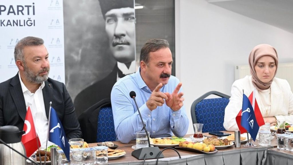 Ankara’da Hukuk Politikaları ve Anayasa Gelişmeleri Üzerine Toplantı