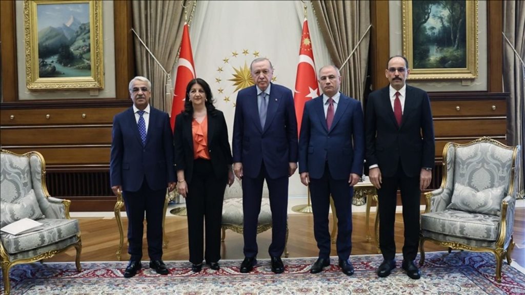 Cumhurbaşkanı Recep Tayyip Erdoğan, DEM Heyetini Külliye’de Ağırladı