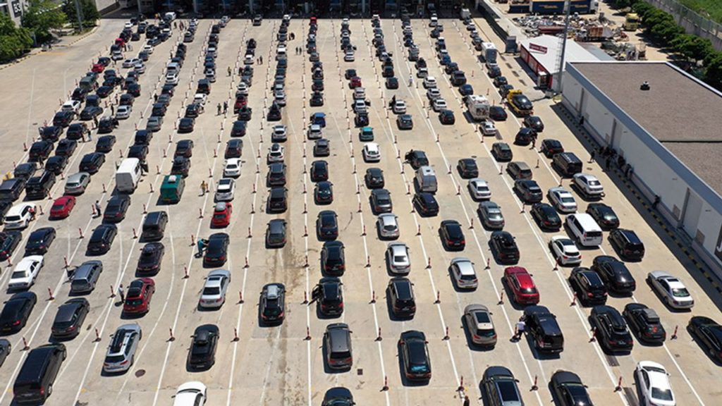 Edirne’de Gurbetçiler Kapıkule Sınır Kapısı’ndan Giriş Yapmaya Devam Ediyor