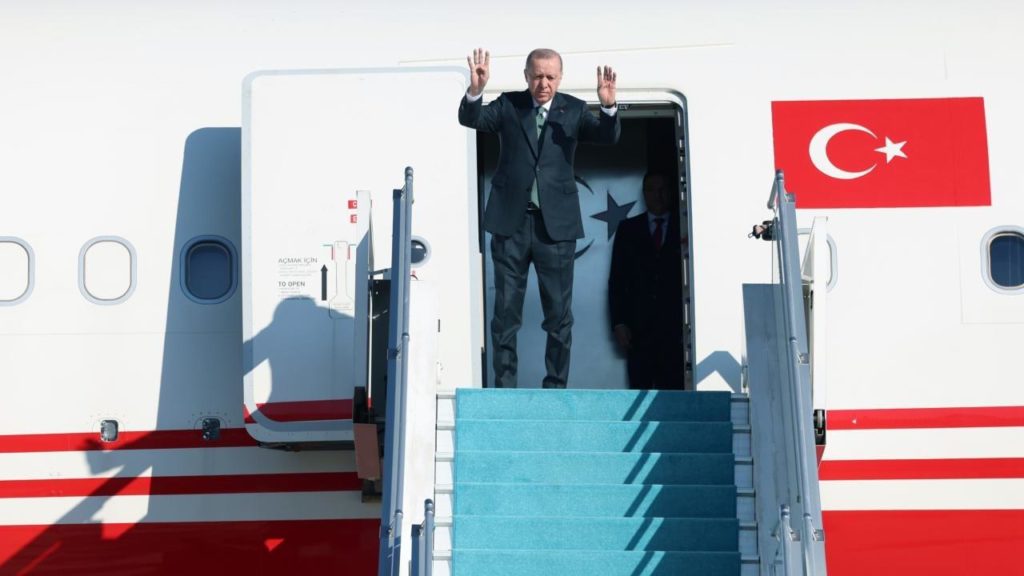 Erdoğan, Azerbaycan’da Diploması Trafiğine Devam Ediyor