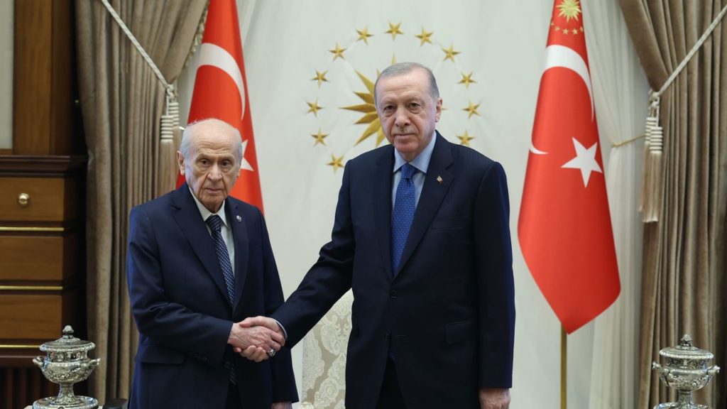Erdoğan ve Bahçeli Bir Araya Geldi: Terörsüz Türkiye İçin Değerlendirmeler