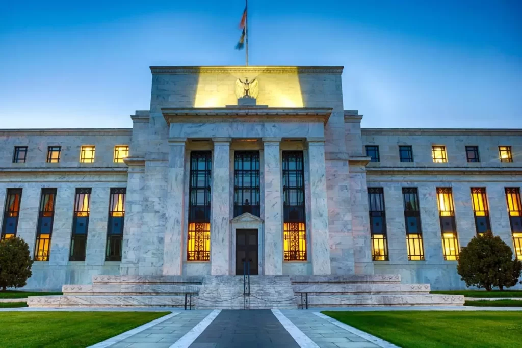 FED Faiz Kararını Sabit Tuttu: Yüzde 4.25-4.50 Aralığında Kaldı