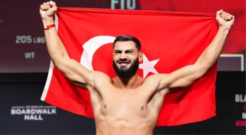 İbo Aslan, Etihad Arena’da Billy Elekana’ya Karşı Dövüşe Hazırlanıyor