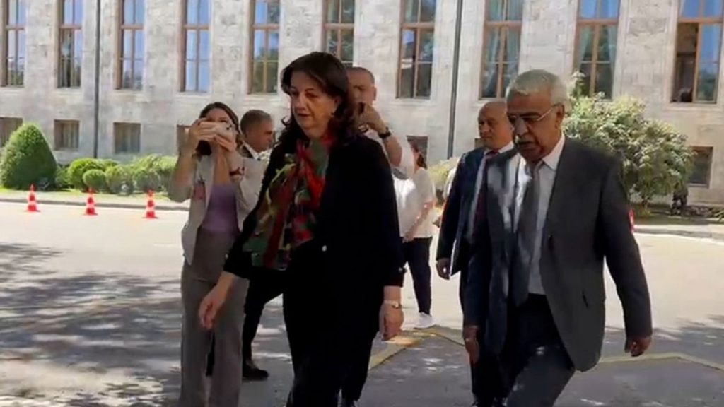 İmralı Heyeti Abdullah Öcalan ile Görüşmek Üzere İmralı’ya Gitti