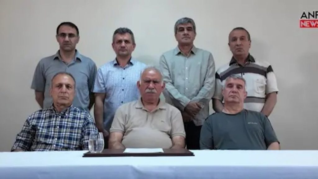 Öcalan’dan PKK’ya Fesih ve Silah Bırakma Mesajı