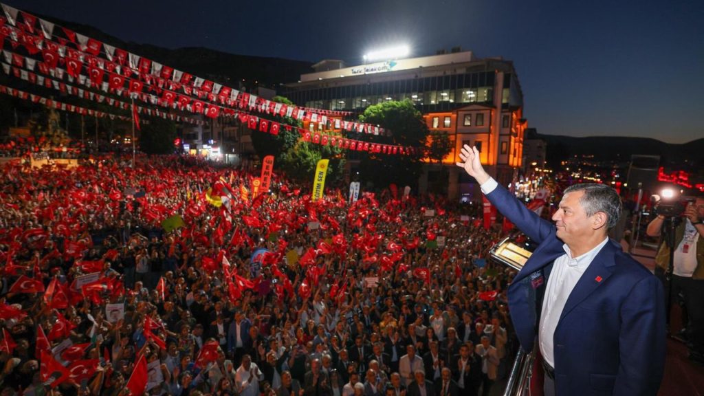 Özgür Özel Amasya’da ‘Millet İradesine Sahip Çıkıyor’ Mitinginde Konuştu