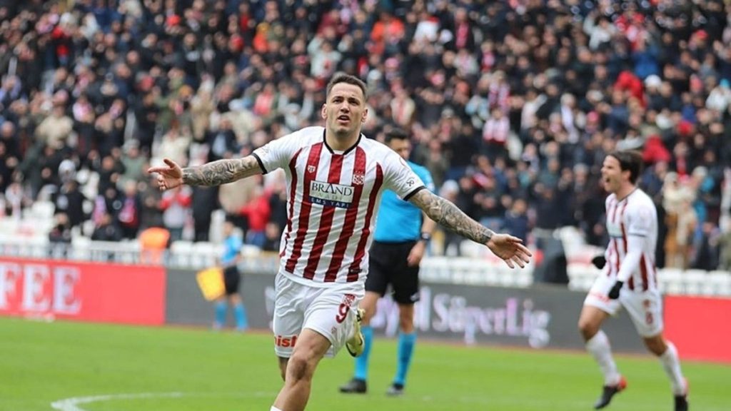 Rey Manaj, Al-Sharjah’a Transfer Oldu