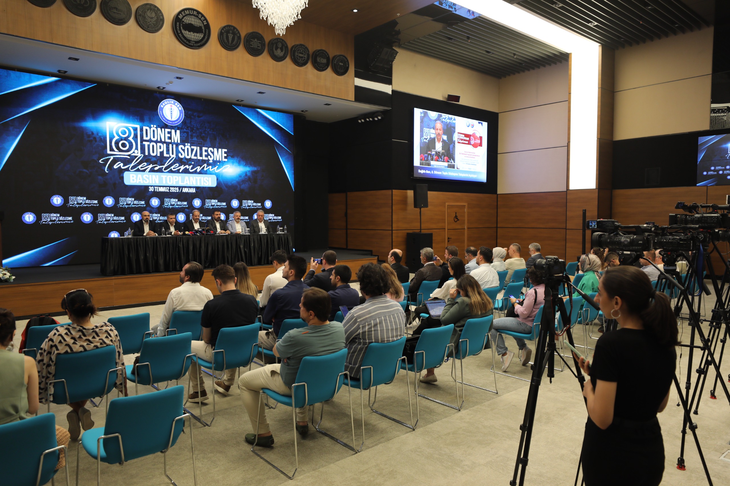 Sağlık ve Sosyal Hizmet Çalışanlarının Talepleri Gün yüzüne Çıkıyor