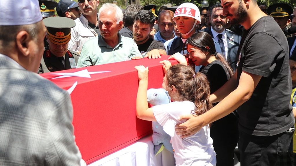 Şehit Uzman Çavuş Ümit Üzüm’ün Son Yolculuğu