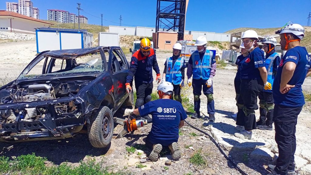 Sivas Bilim ve Teknoloji Üniversitesi Arama Kurtarma Ekibi Akreditasyon Yolunda İlerliyor