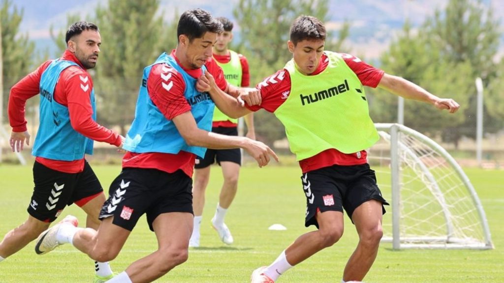 Sivasspor, Yeni Sezona Hazırlıklarını Sürdürüyor