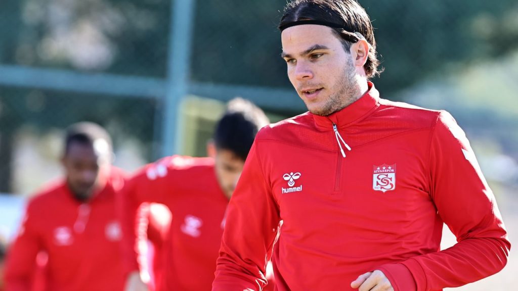 Sivasspor’da Kaptanlık İçin Favoreden Charis Charisis Öne Çıktı