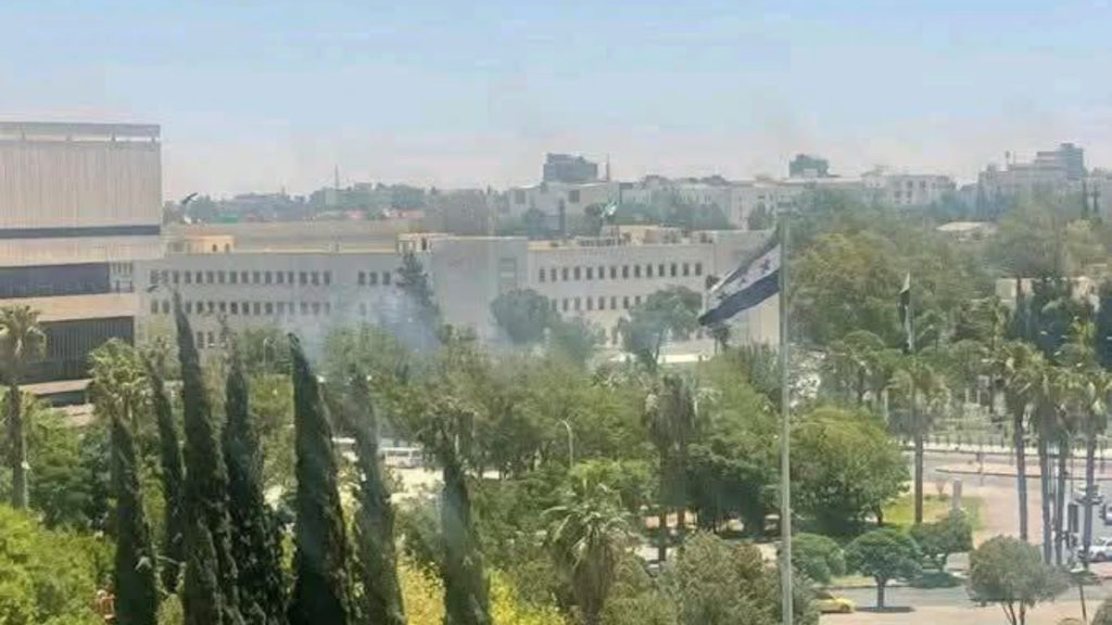 Suriye’ye Saldırılar Devam Ediyor: İsrail Şam’a Hava Harekatı Düzenledi