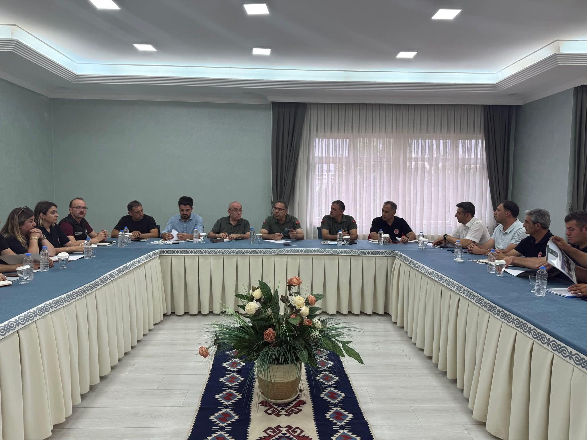 Tarım ve Orman Bakan Yardımcısı Prof. Dr. Ahmet Gümen, Ağrı, Ardahan ve Kars'ta düzenlenen bölgesel hayvan sağlığı toplantısında önemli açıklamalarda bulundu