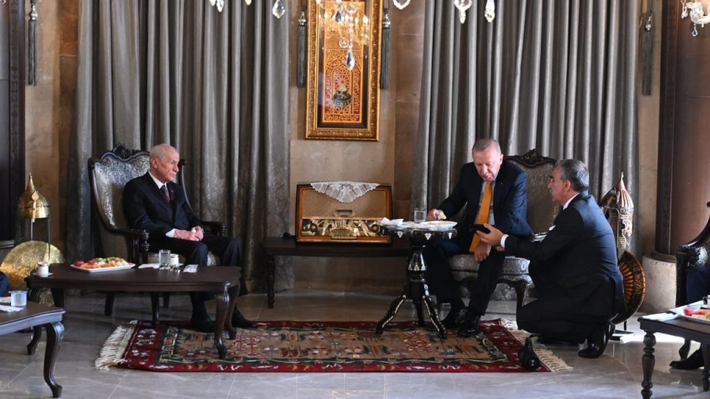 Erdoğan ve Bahçeli Ahlat’ta bir araya geldi