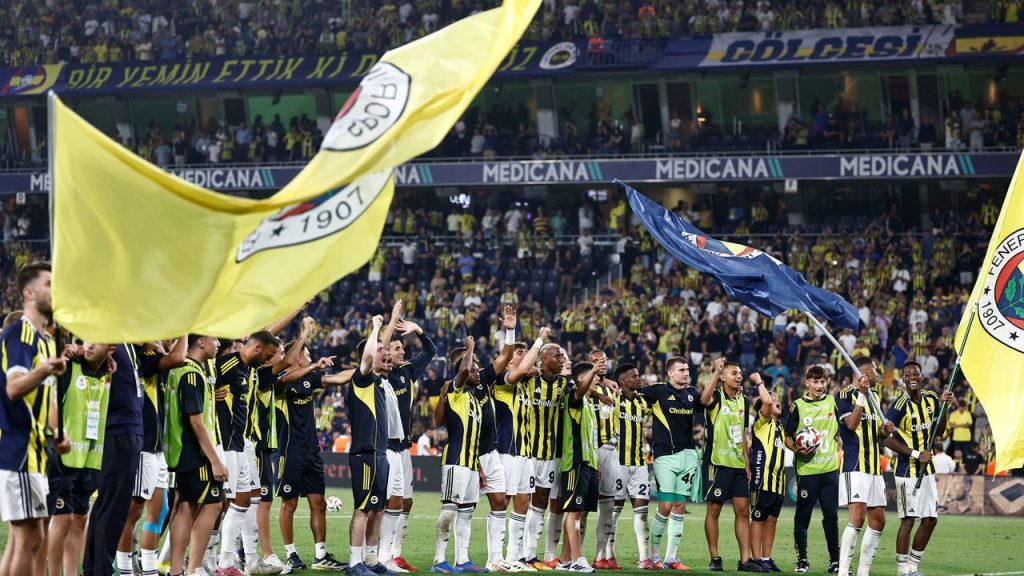 Fenerbahçe, Feyenoord’u 5-2 Mağlup Ederek UEFA Şampiyonlar Ligi’nde Play-off’a Yükseldi