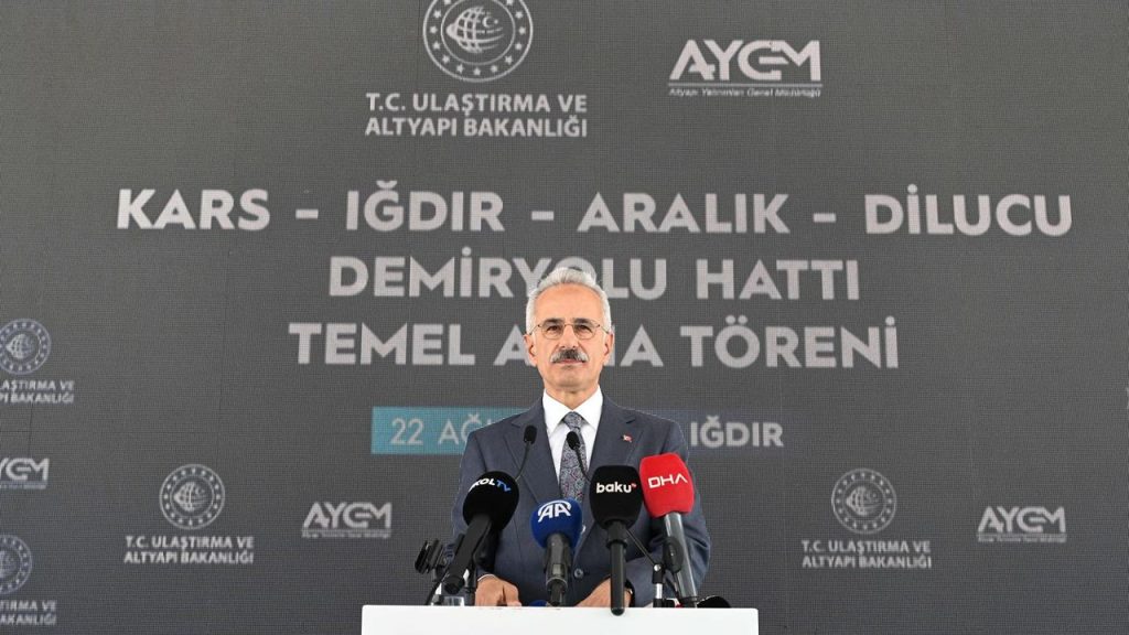 Kars-Iğdır Arası Demiryolu Projesi Ekonomiye Katkı Sağlayacak