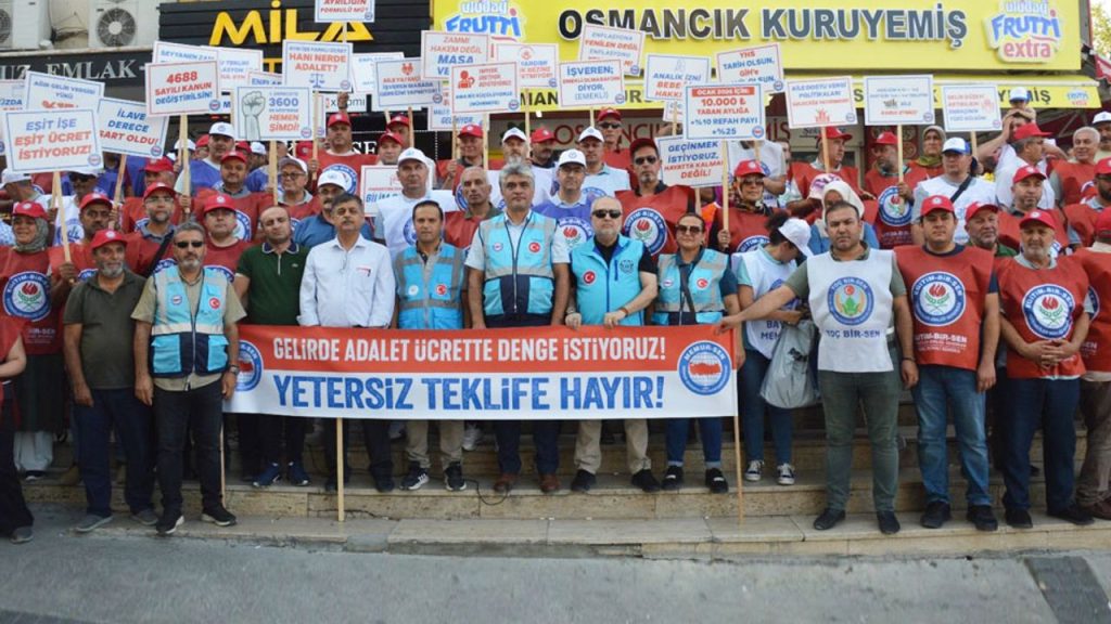 Memur ve Memur Emeklilerinin Zam Pazarlığı Sürerken Eylem Takvimi Belirlendi