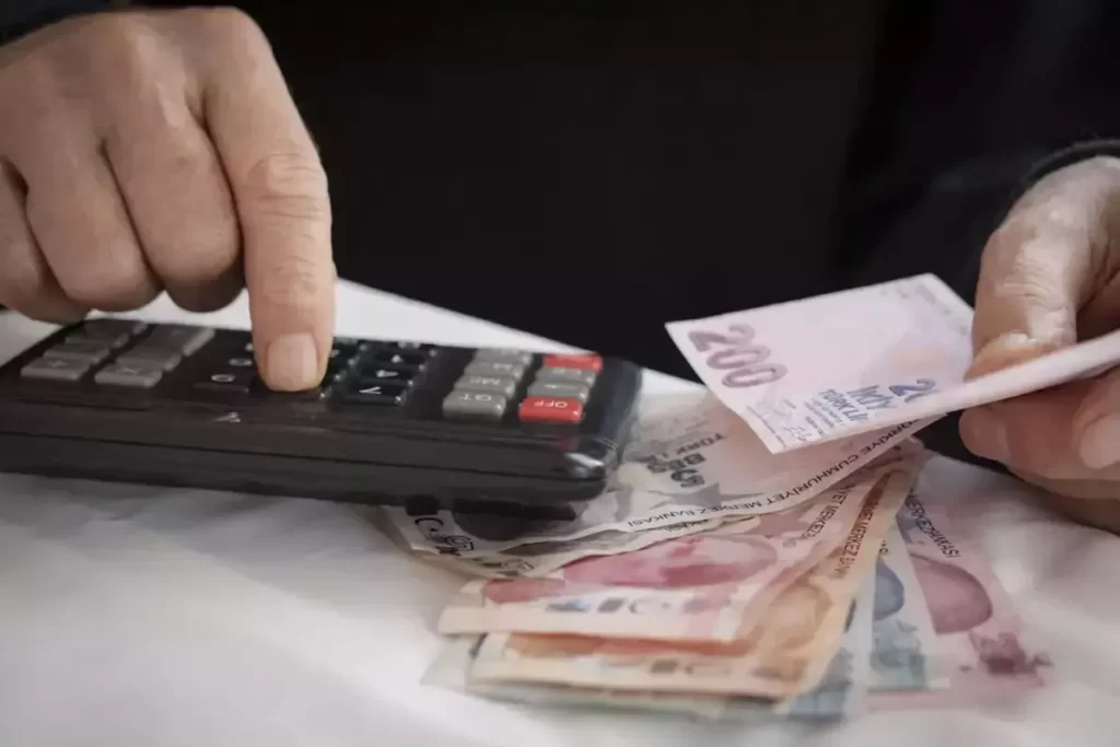 Türkiye Cumhuriyet Merkez Bankası’nın Enflasyon Tahminleri ve Maaş Artışlarına Etkisi
