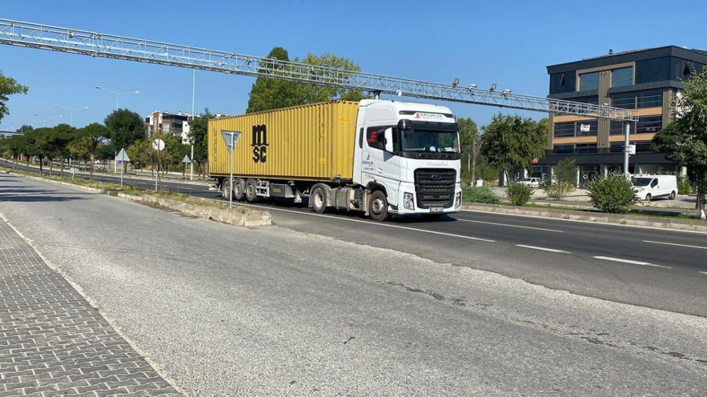 Bolu’da Ağır Yük Araçları Şehir Merkezi Dışına Çıkarıldı