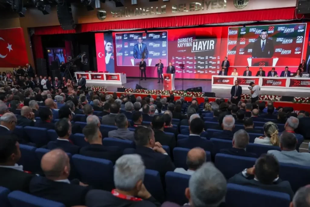 CHP’de Olağanüstü Kurultayda PM ve YDK Listeleri Açıklandı