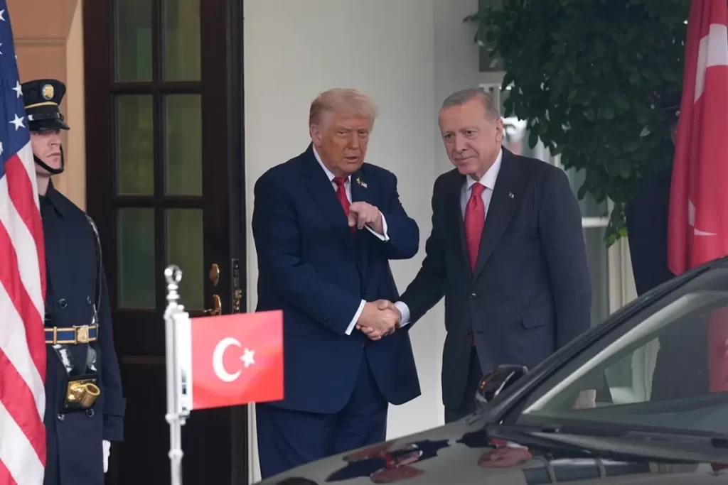 Cumhurbaşkanı Erdoğan Trump ile Görüşmeler Sonrası Dönüyor