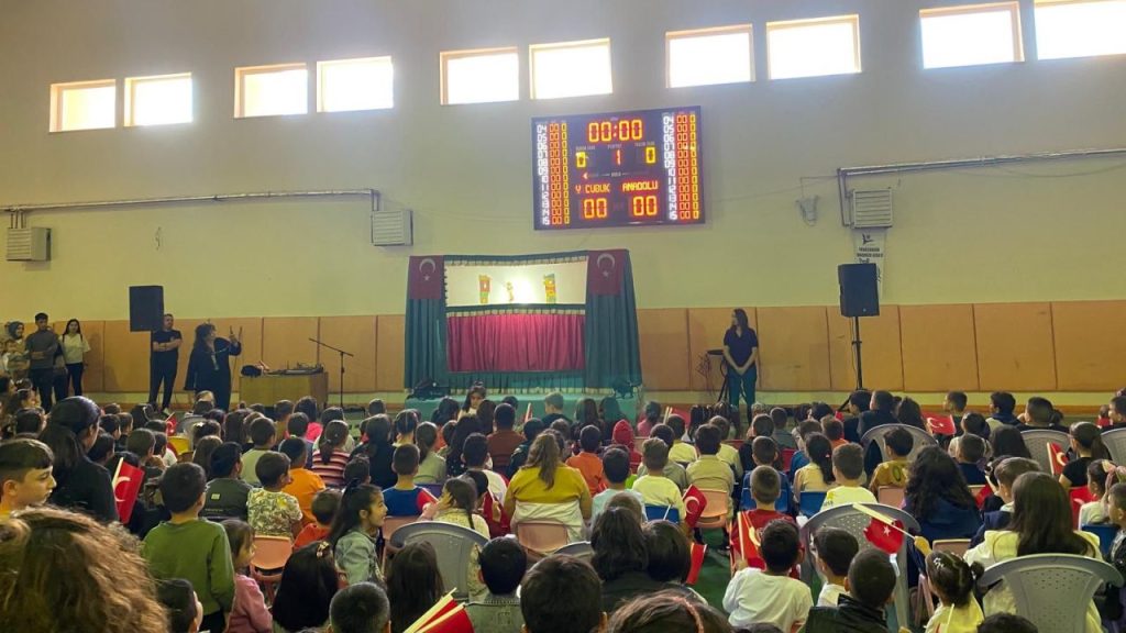 Gemerek’te Çocuklara Yönelik Renkli Şenlik Düzenlendi